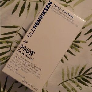 OLE HENRIKSEN Phat Glow Facial BNIB
